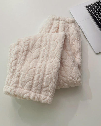 Měkké, nadýchané kalhoty s dlouhými nohavicemi