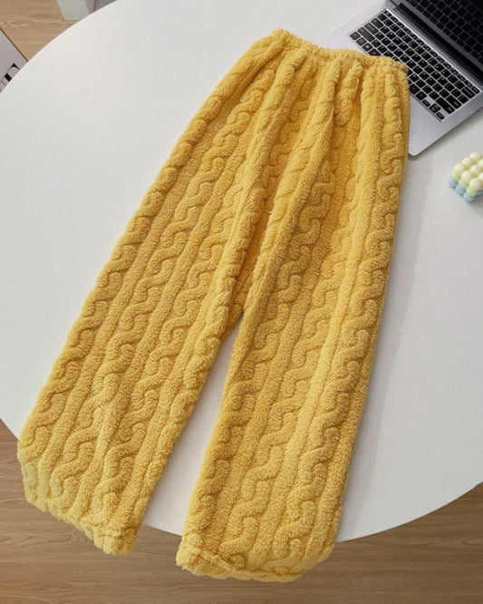 Měkké, nadýchané kalhoty s dlouhými nohavicemi