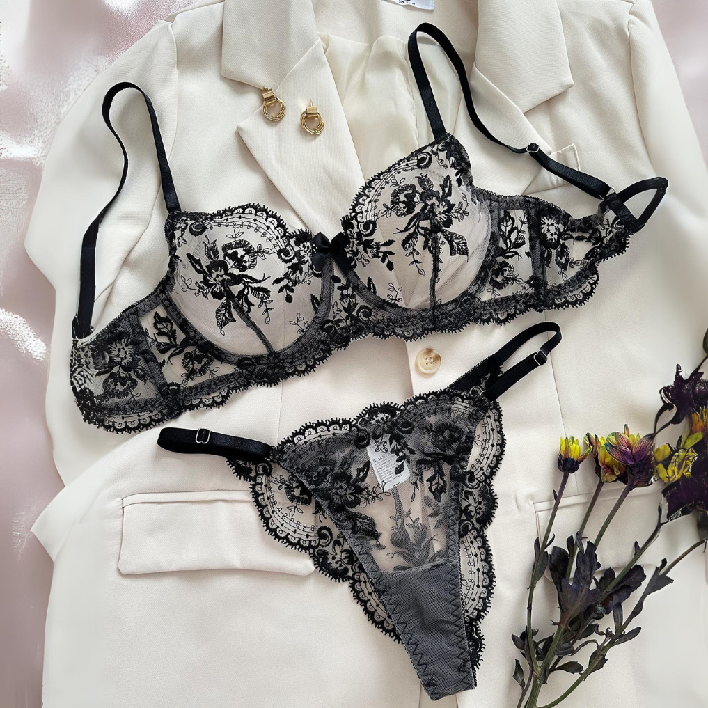 Sada spodního prádla s nastavitelnou podprsenkou