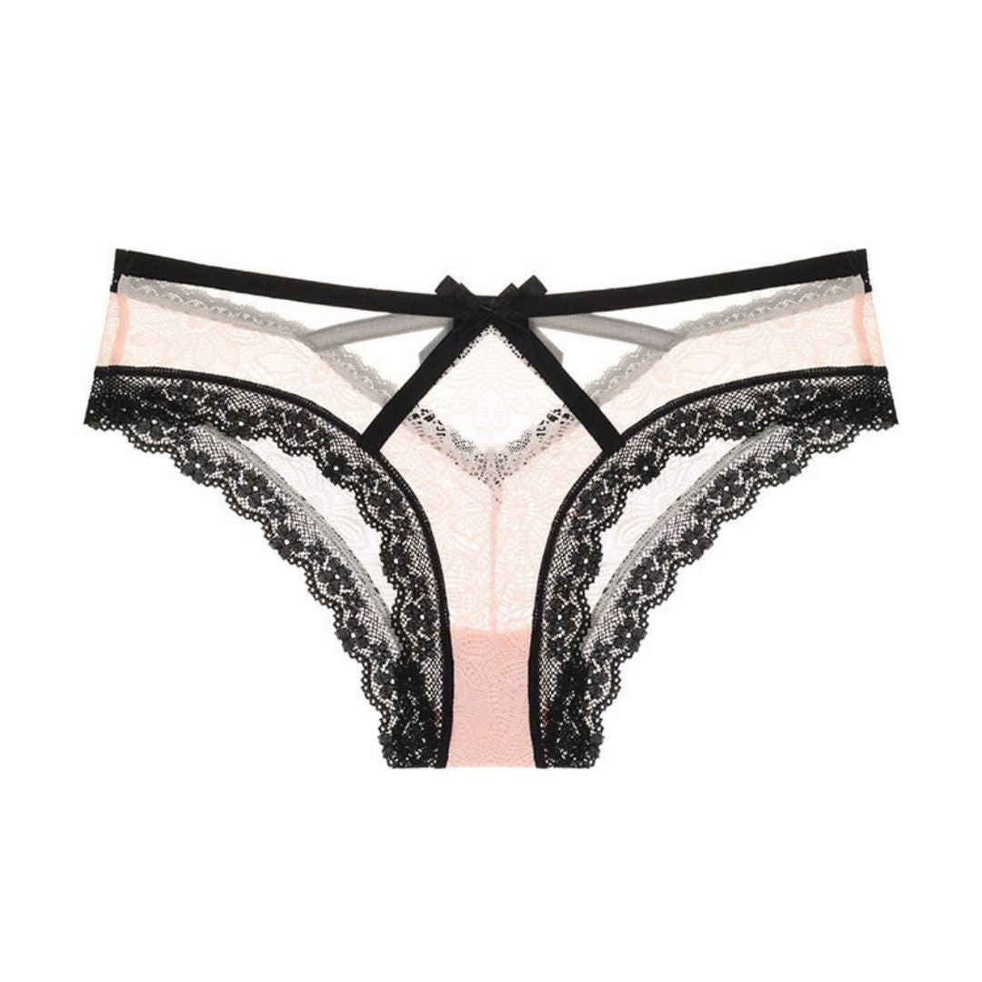 Krajkové kalhotky s průhledným materiálem