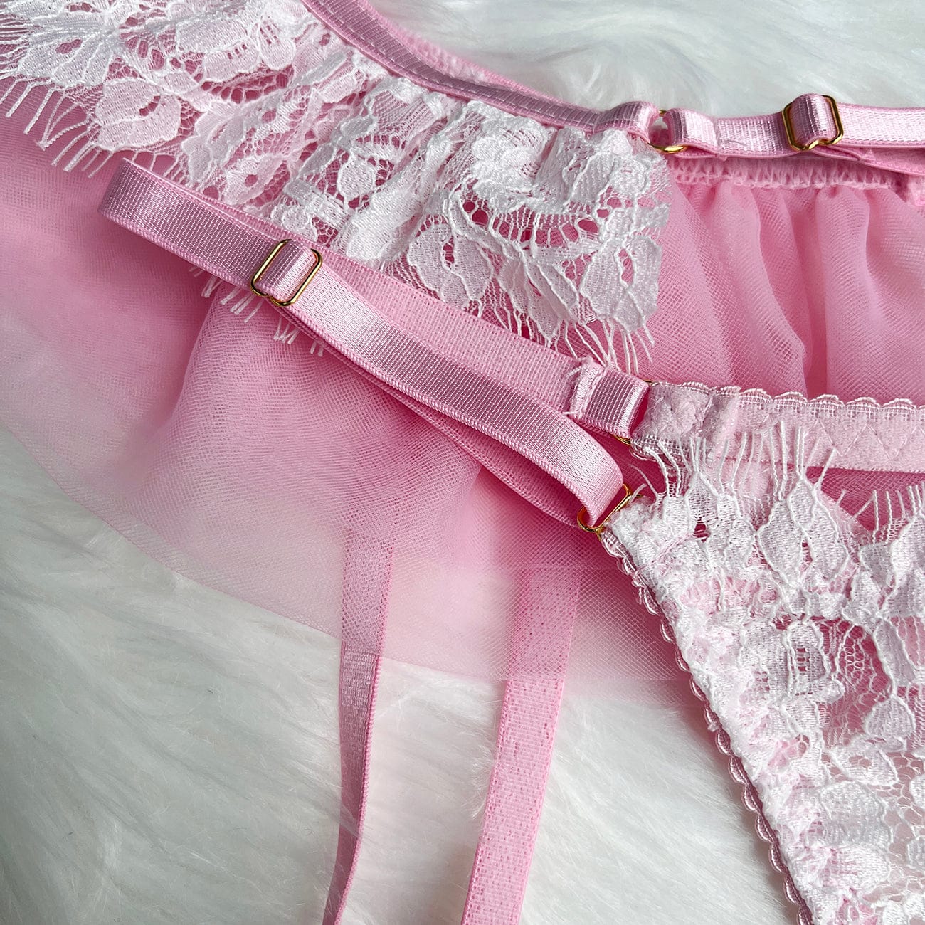 Sada spodního prádla s nastavitelnými prvky