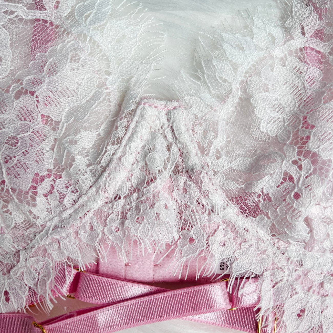 Sada spodního prádla s nastavitelnými prvky