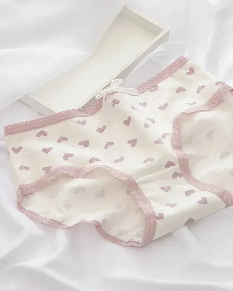 Klasické kalhotky se srdíčky