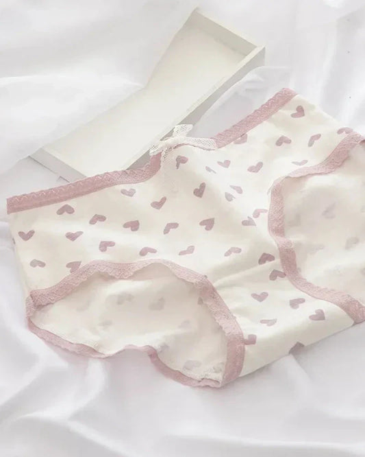 Klasické kalhotky se srdíčky