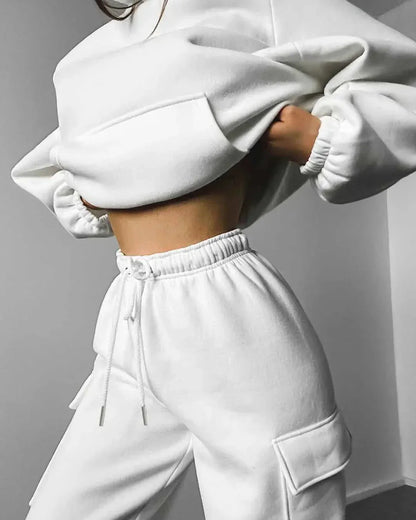 Volná tepláková souprava s kapucí