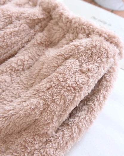 Měkké, nadýchané kalhoty s dlouhými nohavicemi