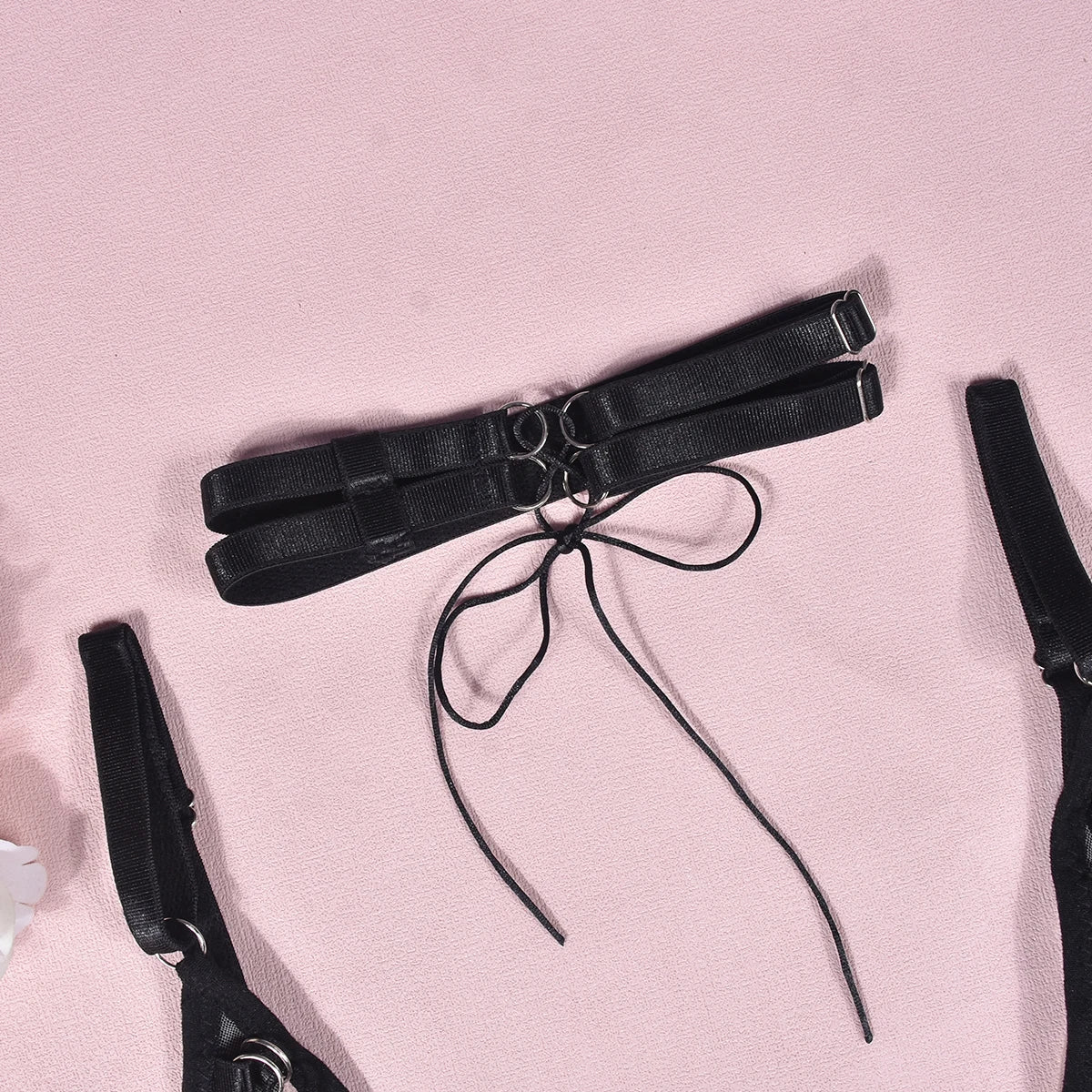 Sada spodního prádla s nastavitelnými doplňky