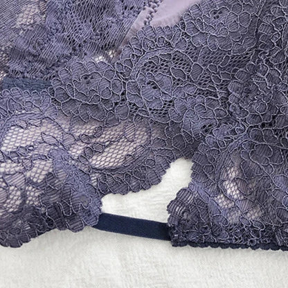 Kalhotky s krajkovými vsadkami