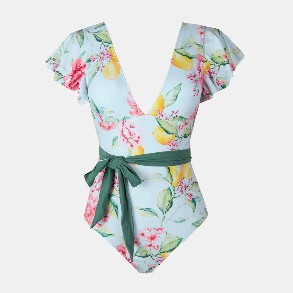 Jednodílné plavky s úzkým pasem