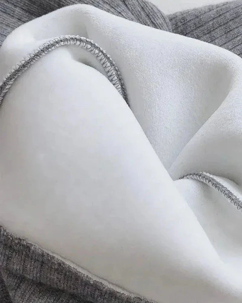 Pohodlné, zateplené tepláky s širokými nohavicemi