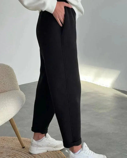 Volná tepláková souprava s knoflíky a stojáčkem