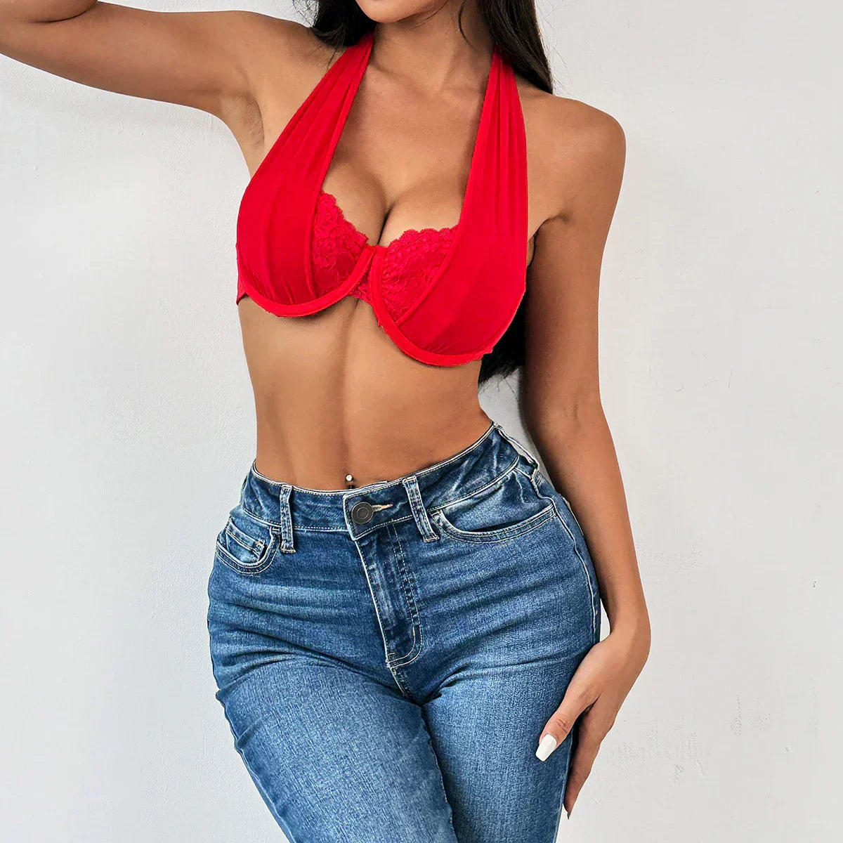 Podprsenka s ramínky na krk a nastavitelným zapínáním