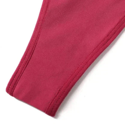 Tanga s krajkovými detaily