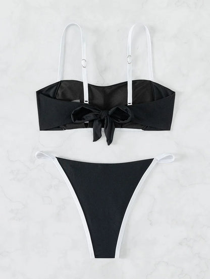 Bikiny s nastavitelnou vázací šňůrkou vzadu