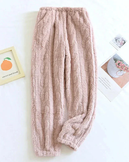 Měkké, nadýchané kalhoty s dlouhými nohavicemi