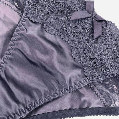 Kalhotky s krajkovými vsadkami