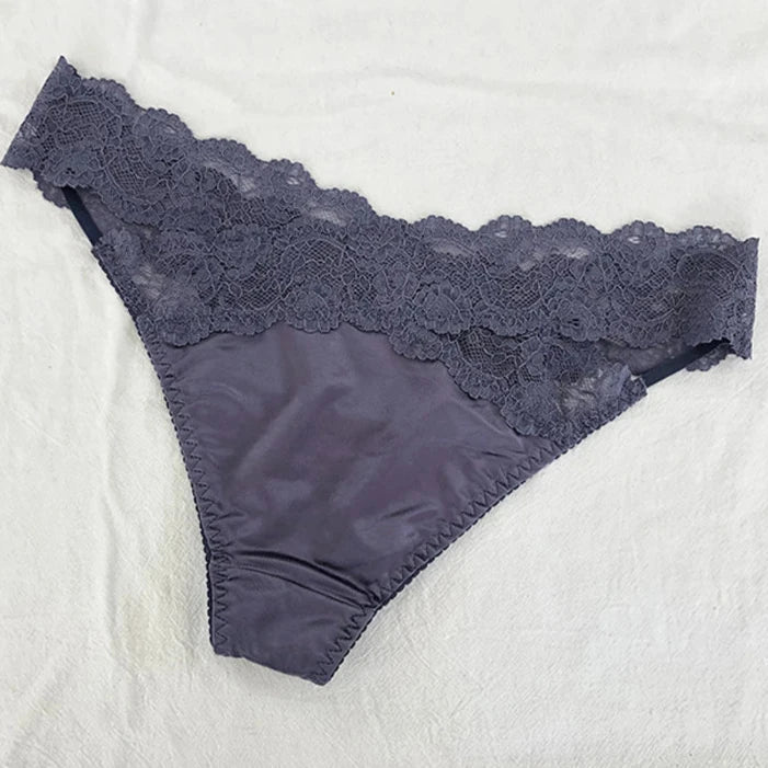 Kalhotky s krajkovými vsadkami