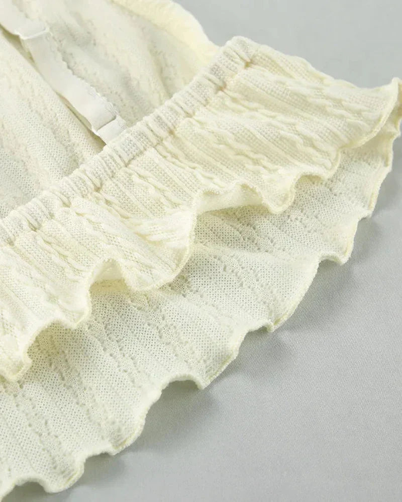 Krátké prolamované pyžamo s krajkou