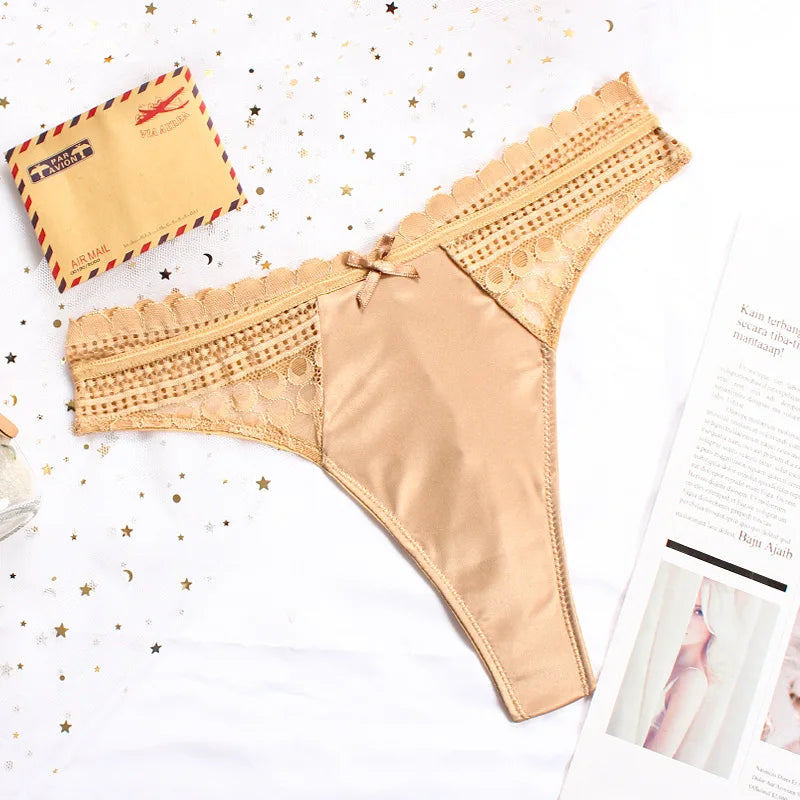 Dámské saténové tanga s krajkou