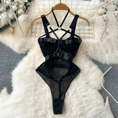 Dámské body s ozdobnými ramínky na výstřihu