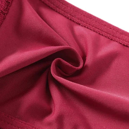 Tanga s krajkovými detaily