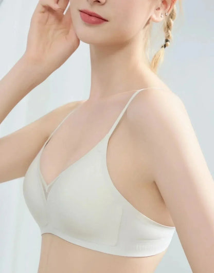 Měkká podprsenka s tenkými ramínky
