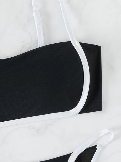 Bikiny s nastavitelnou vázací šňůrkou vzadu