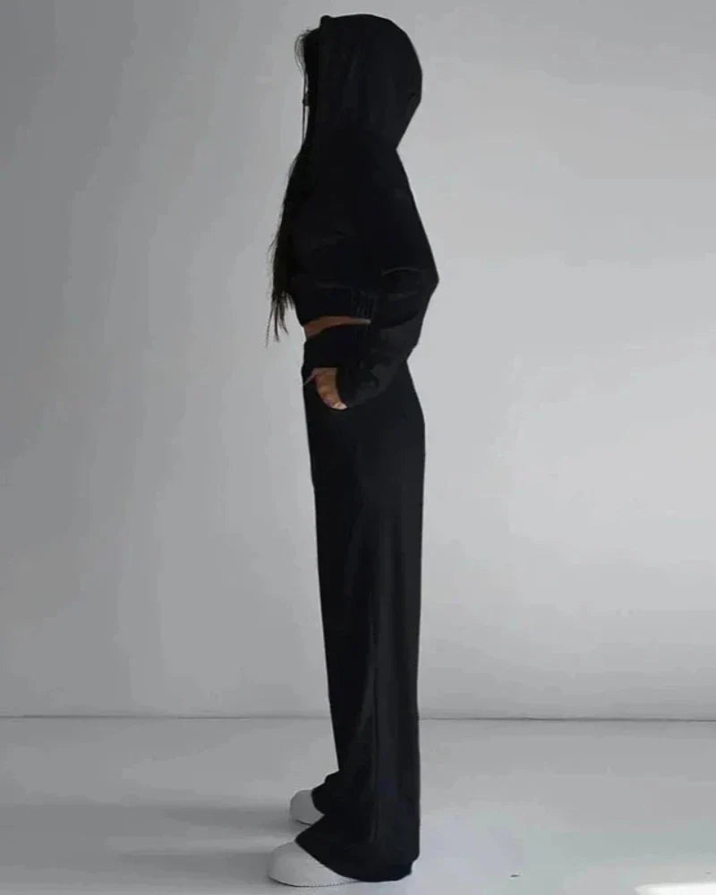 Volná velurová tepláková souprava s krátkou mikinou