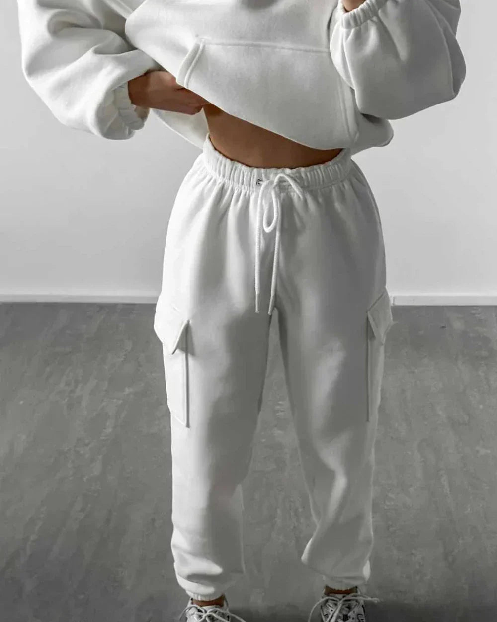 Volná tepláková souprava s kapucí