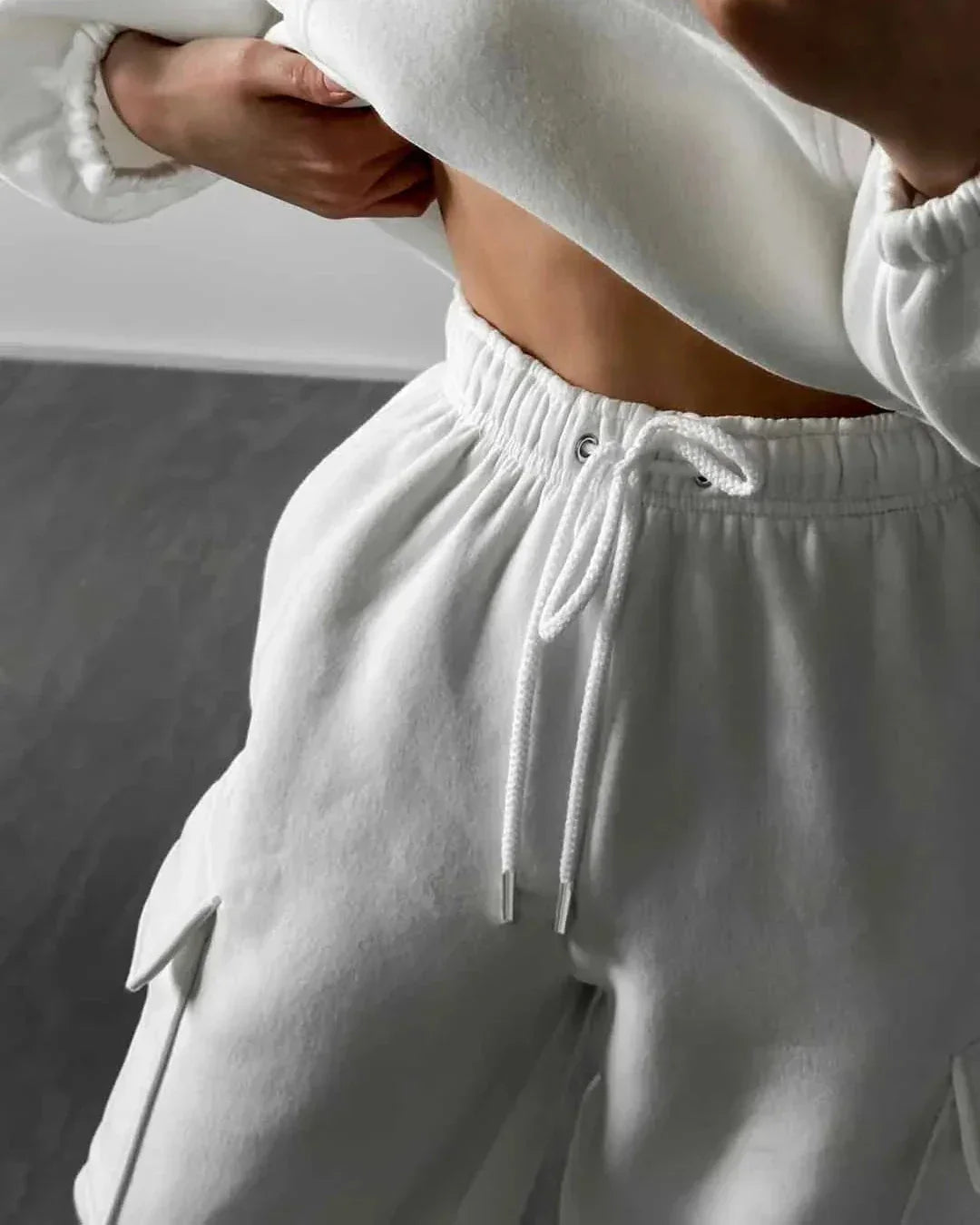 Volná tepláková souprava s kapucí