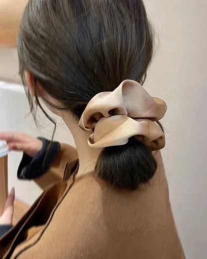 Saténová gumička do vlasů