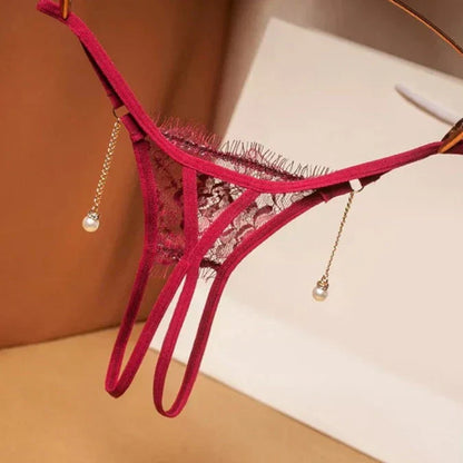 Tanga s ozdobnými řetízky