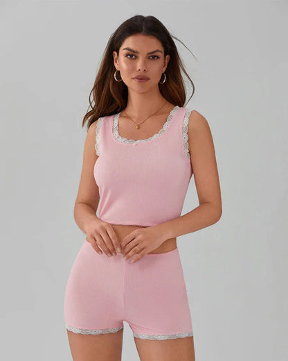 Krátké žebrované pyžamo s krajkovým lemem