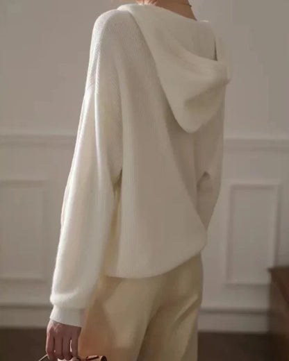 Měkký svetr s kapucí