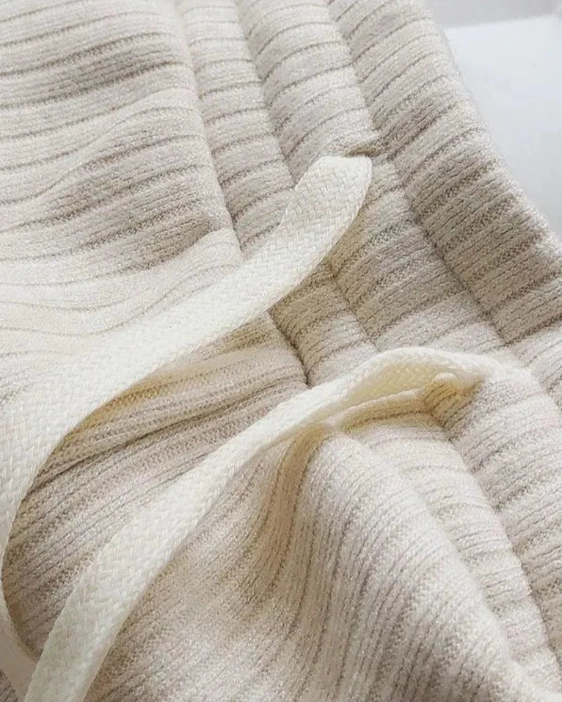 Pohodlné, zateplené tepláky s širokými nohavicemi