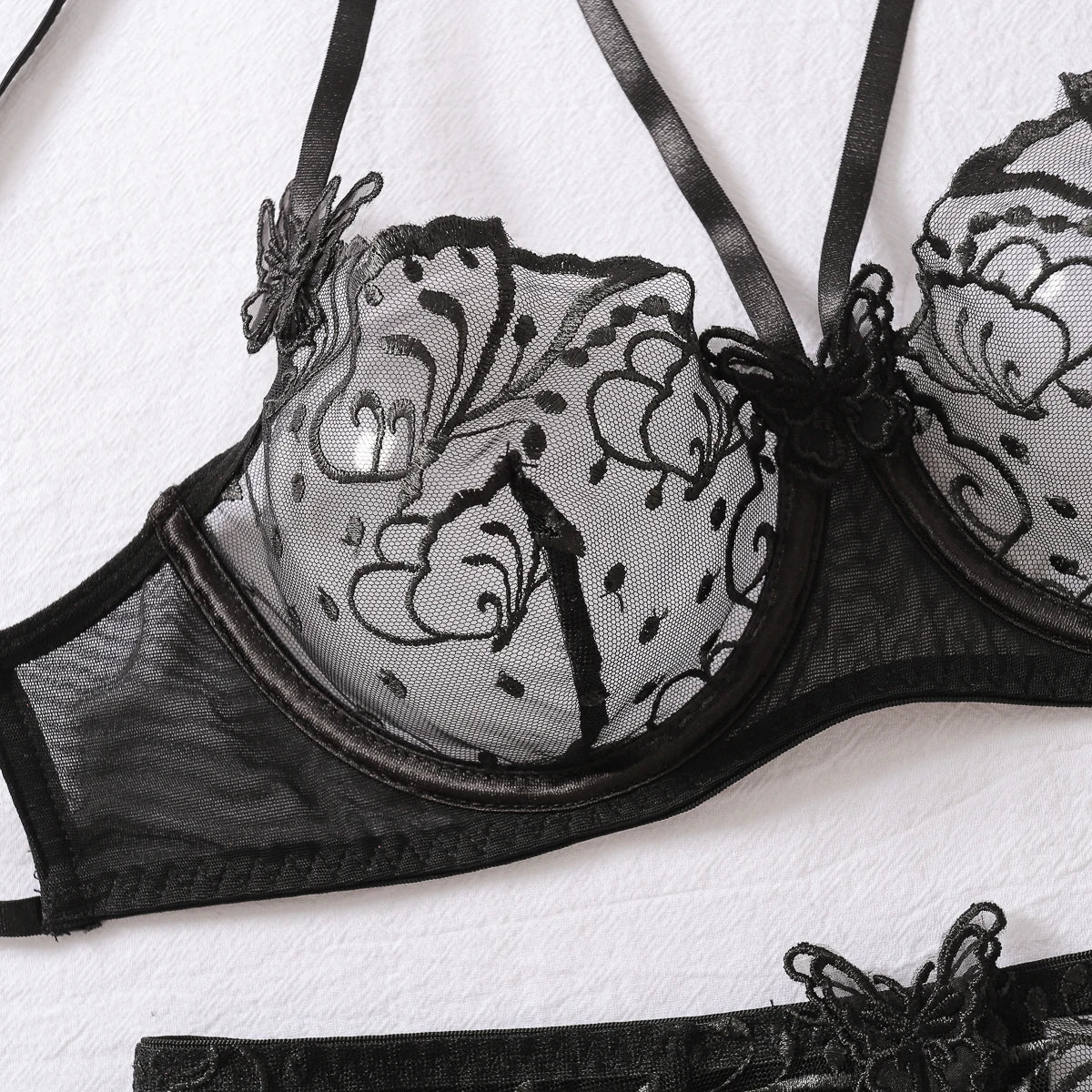 Sada spodního prádla s podvazkovým pásem