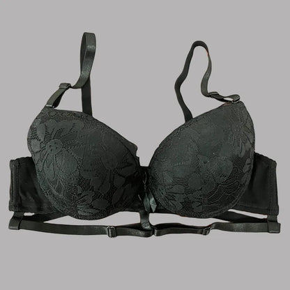 Krajková push-up podprsenka s ozdobným ramínkem