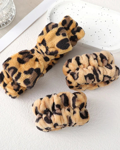 Nadýchaná čelenka s mašlí