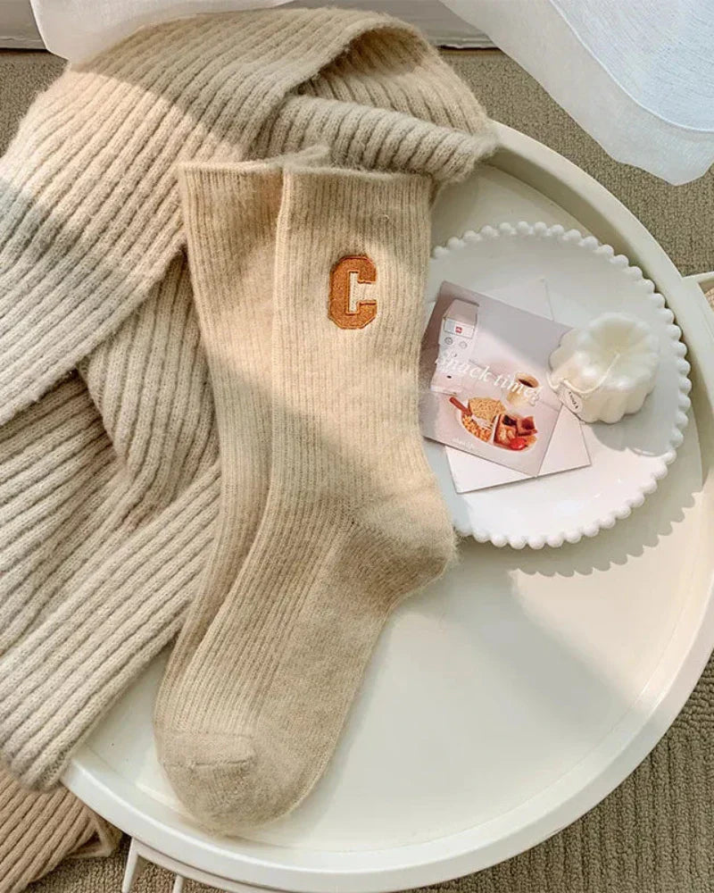 Dlouhé teplé ponožky s výšivkou