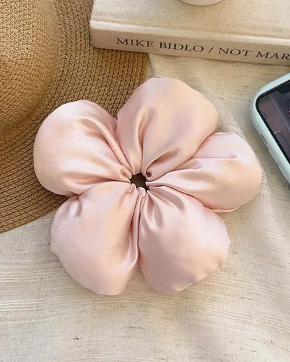 Vlasová gumička ve tvaru květiny