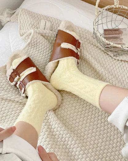 Dlouhé nadýchané ponožky s copánkovým vzorem