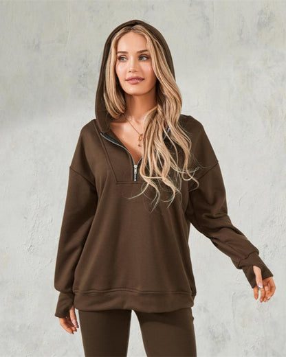 Volná tepláková souprava s cyklistickými kraťasy a mikinou