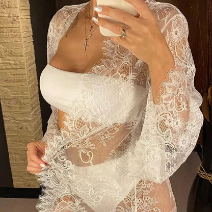 Dlouhý krajkový plážový přehoz sahající až ke kotníkům