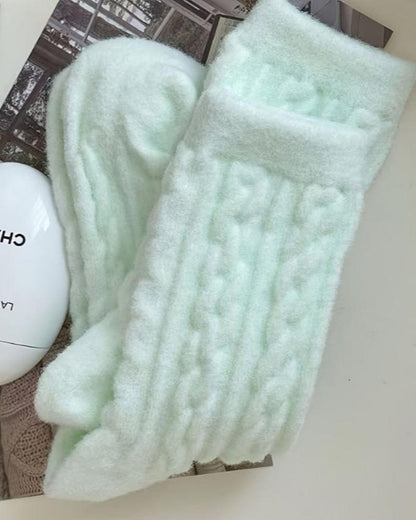 Dlouhé nadýchané ponožky s copánkovým vzorem