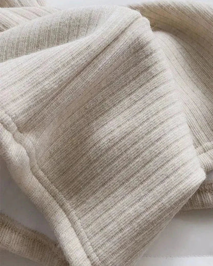 Pohodlné, zateplené tepláky s širokými nohavicemi