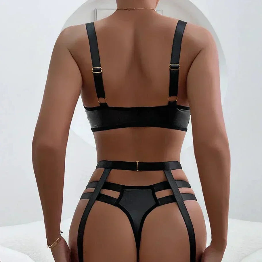 Sada spodního prádla s nastavitelnými ramínky