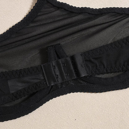 Studentský outfit s náhrdelníkem, který se dá zapnout vpředu