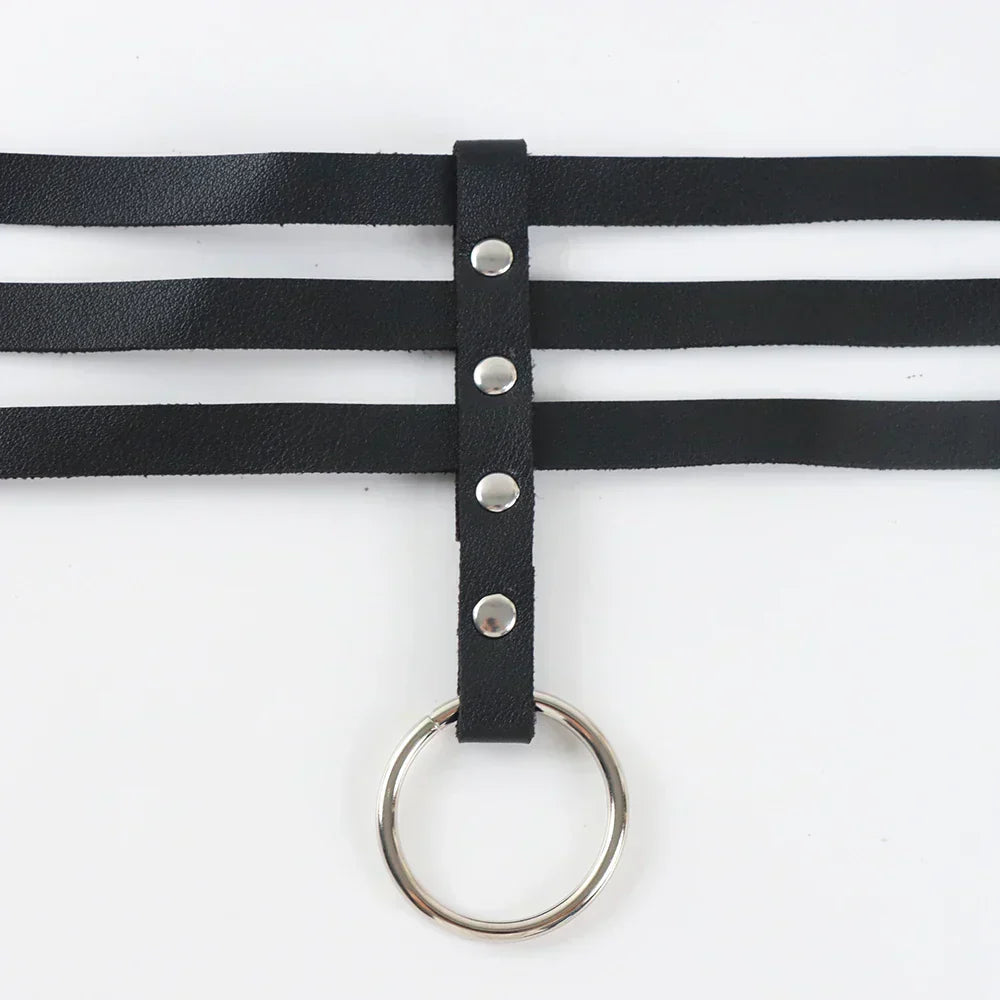 Postroj na choker s centrálním kroužkem