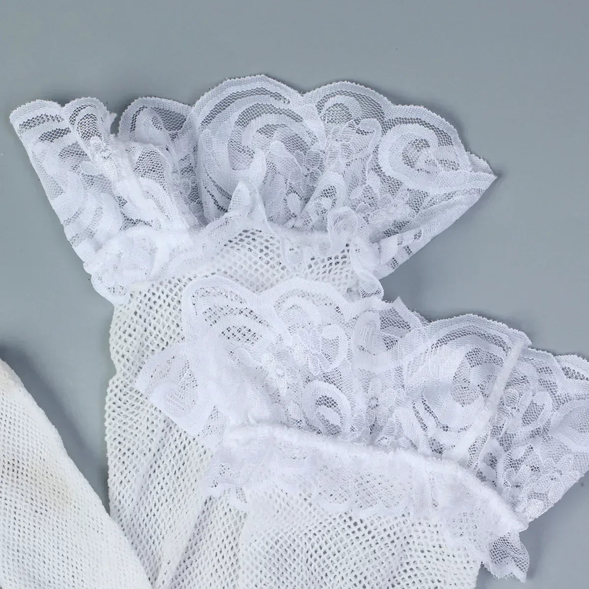 Body se zavazováním v pase