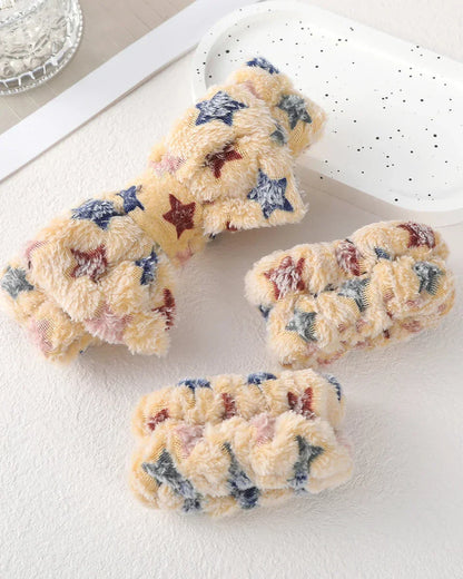 Nadýchaná čelenka s mašlí